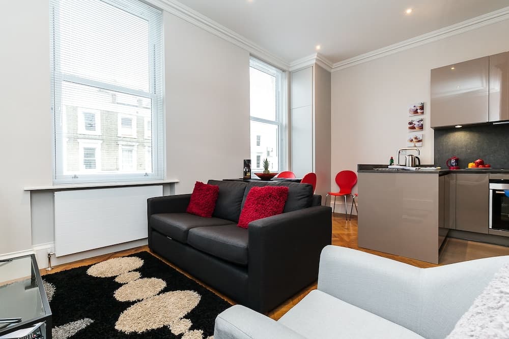 Earl's Court Ongar Road Apartments by Flying Butler