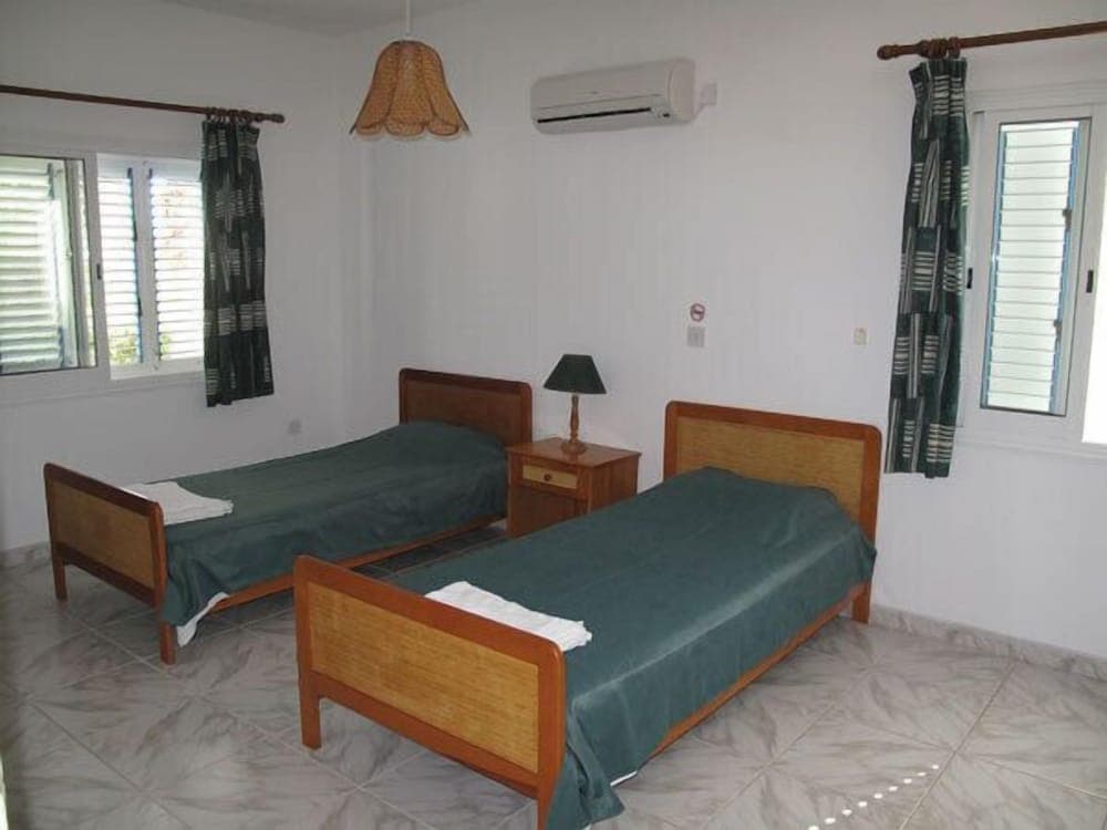 Chriseleni Latchi Villas