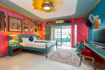 Barefoot Hotel Kalim Beach Front