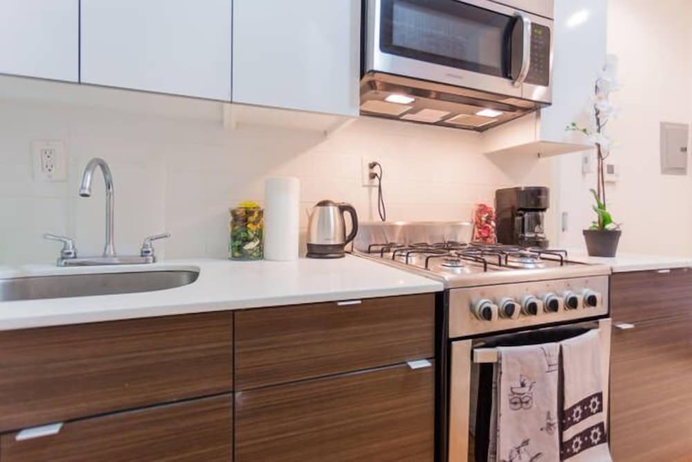 Beautiful 1 Bedroom Apartment