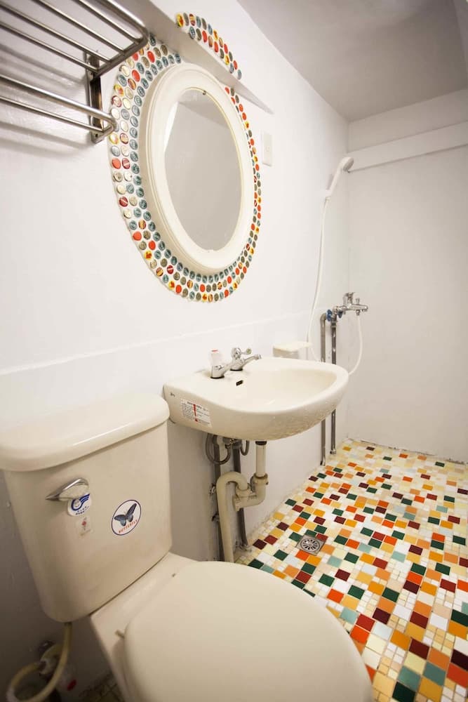 Wave Elephant Backpacker Hostel