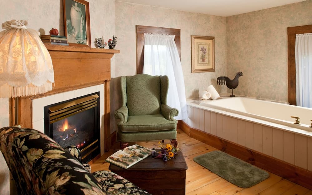 Chanticleer Guest House