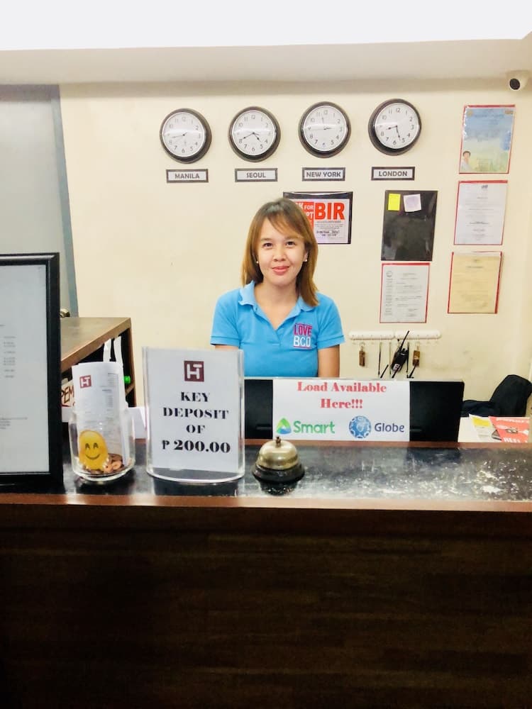 Hometown Hotel Bacolod - Lacson