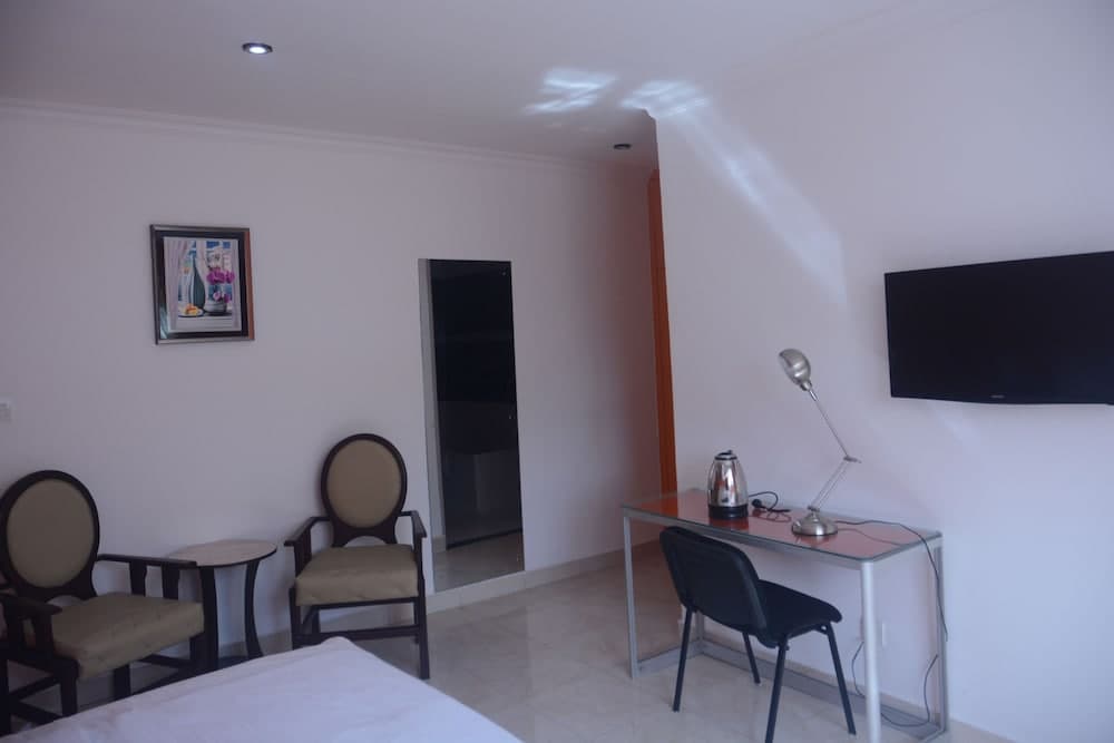 Springpark Yaad Hotel