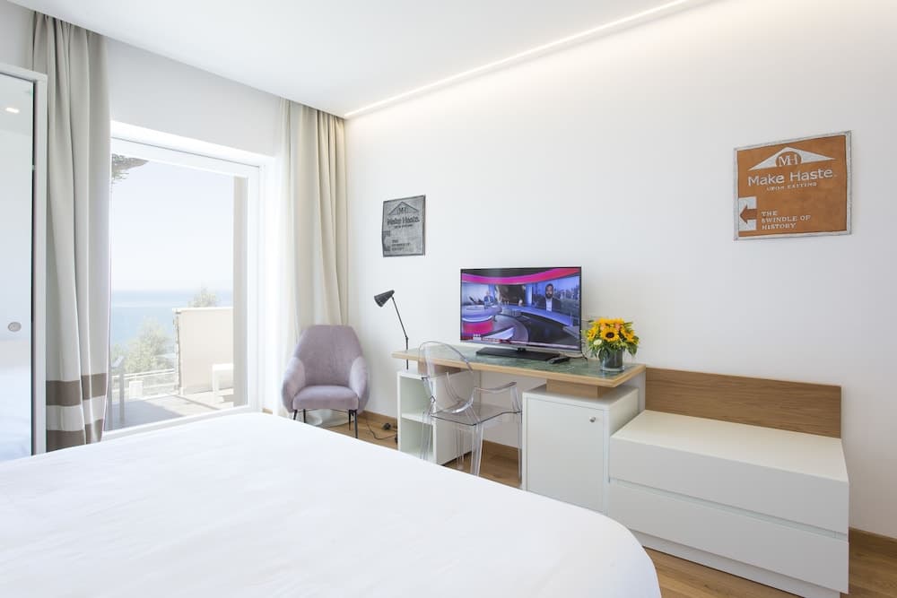 Villa Fiorella Art Hotel