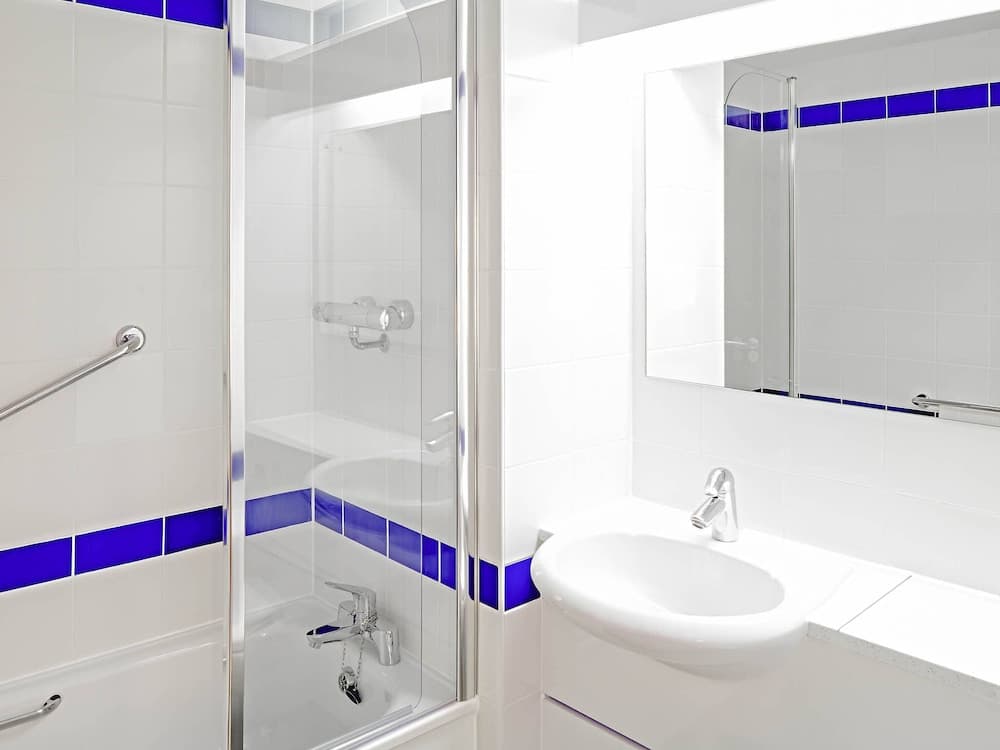 Warrington M6 Motel J20/M6 Lymm Services