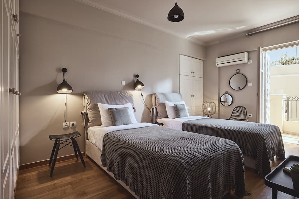 Plaka's Villa with Breathtaking Acropolis View