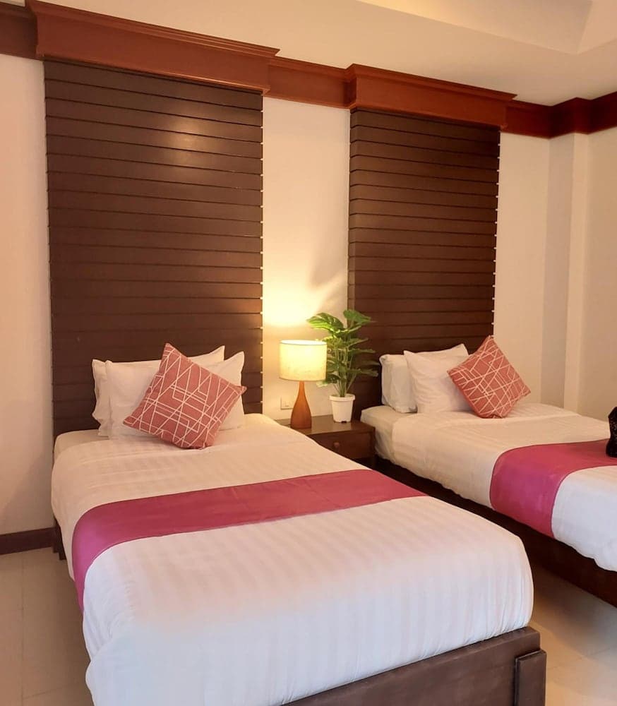 Naithon Beach Mansion