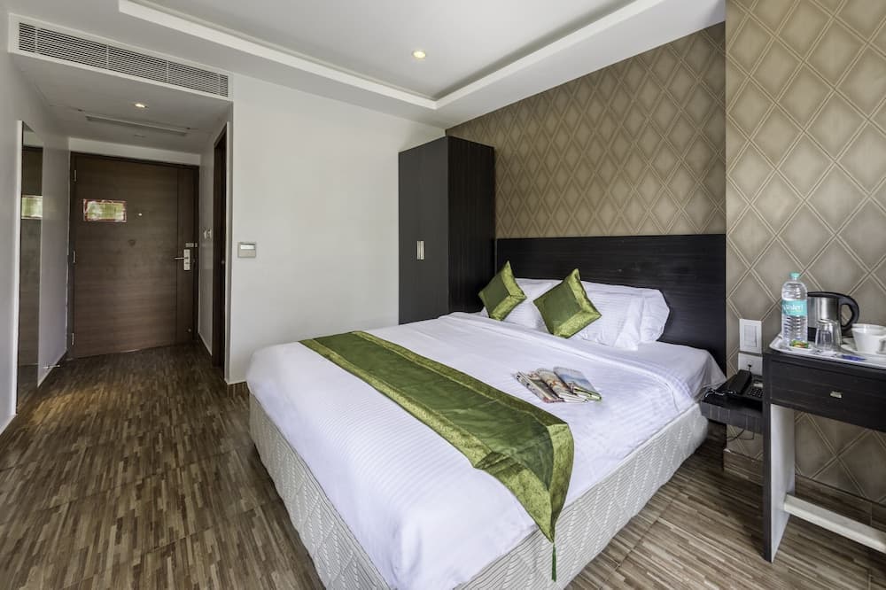 Treebo Trend J'S Five Two Boutique