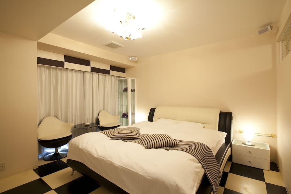 V Hotel - Adults Only