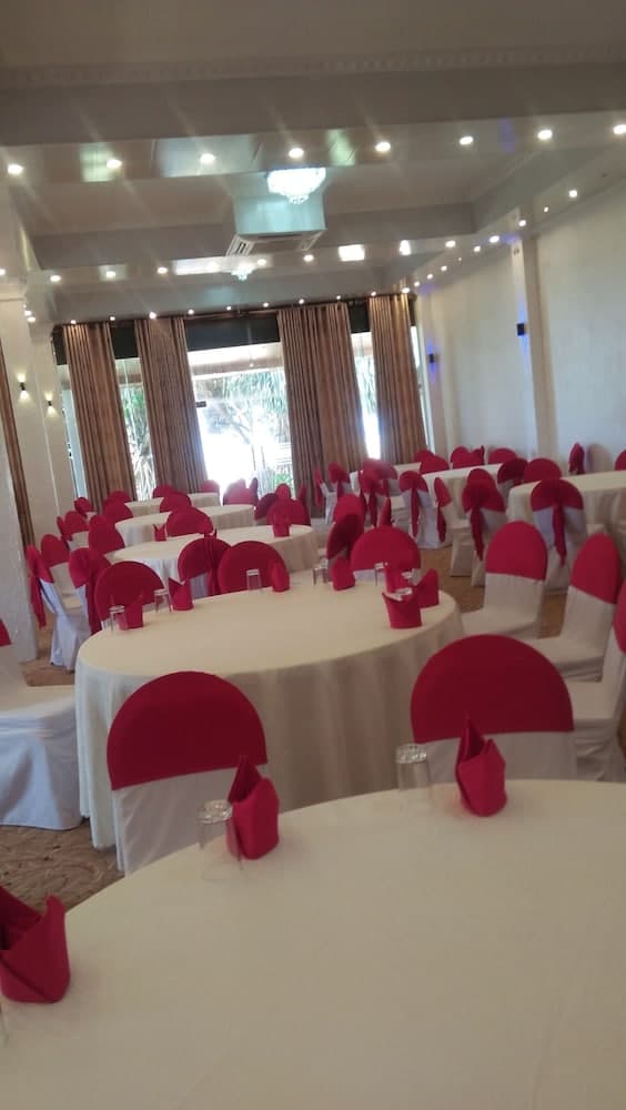 Green Shadows Beach Hotel