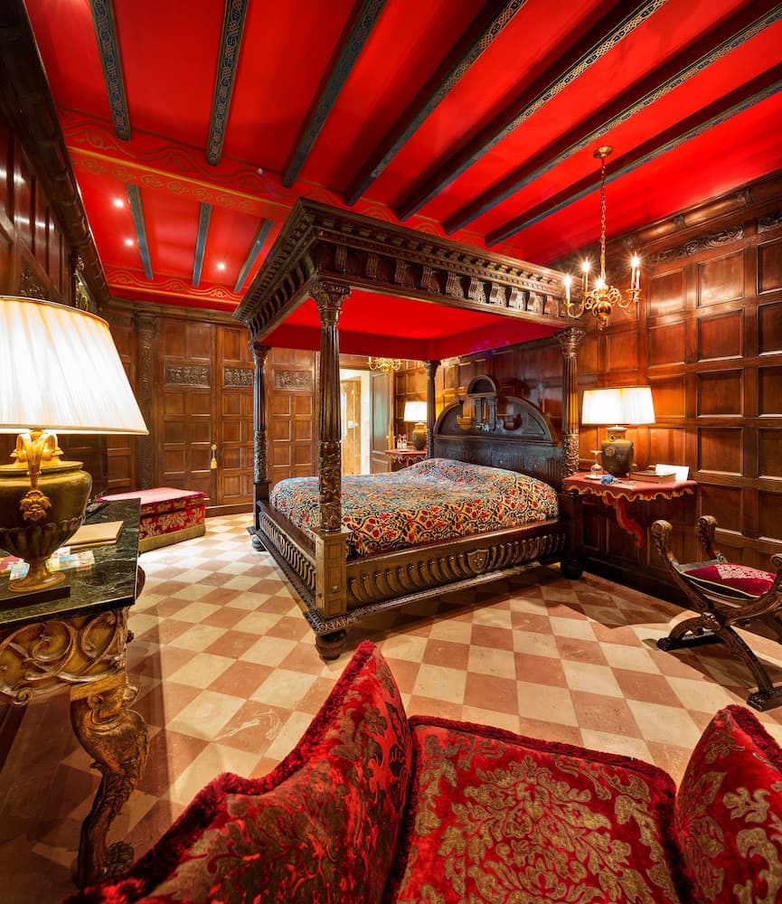 Château La Tour Carnet - B.Magrez Luxury Wine Experience