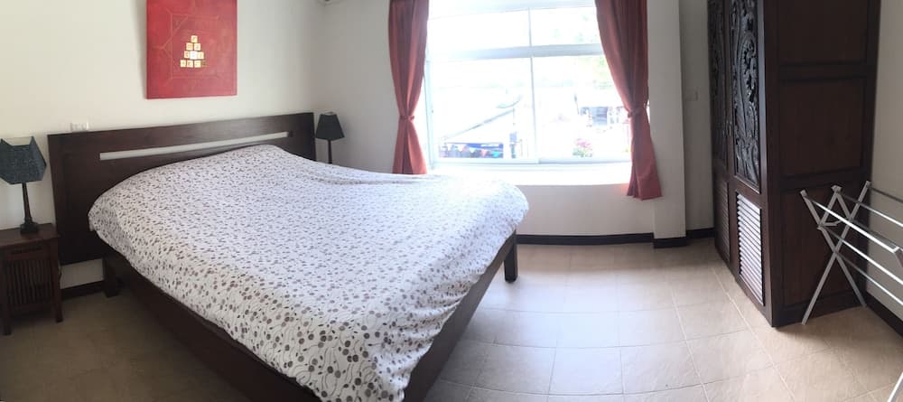 Merlin Plaza Apartments