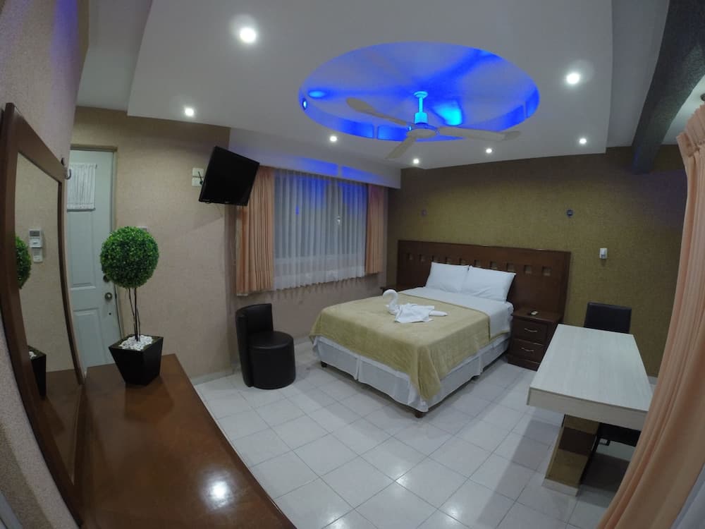 Hotel & Suites Country