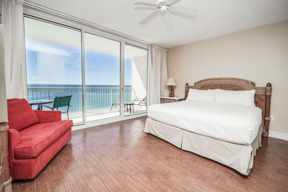 Majestic Beach Resort by Panhandle Getaways