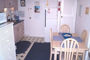 Westward Ho 203 Studio Bedroom Condo by RedAwning