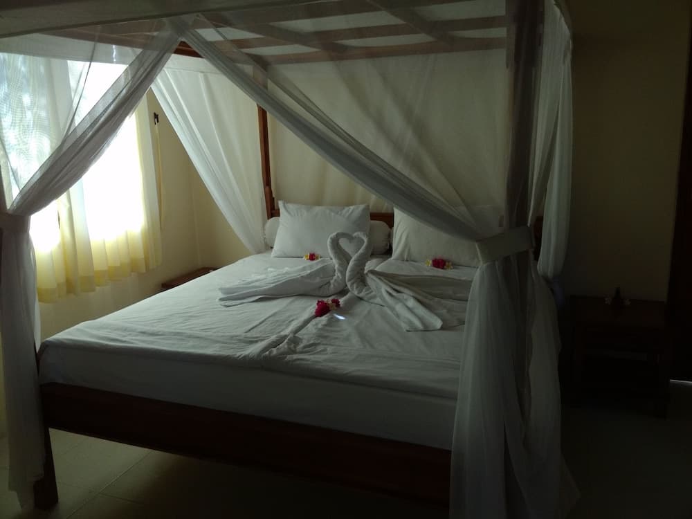 Starlight Restaurant & Bungalows