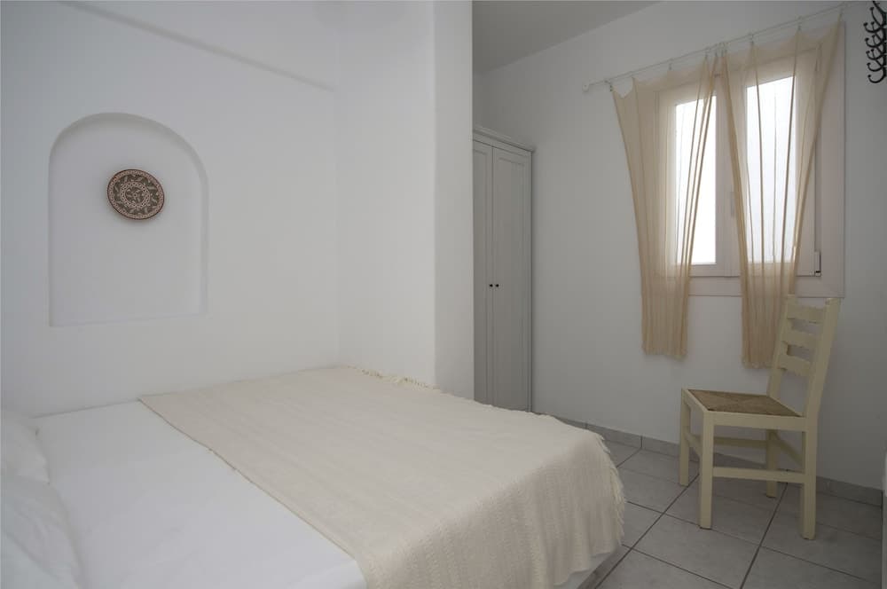 Cleopatra Seaside Homes Paros