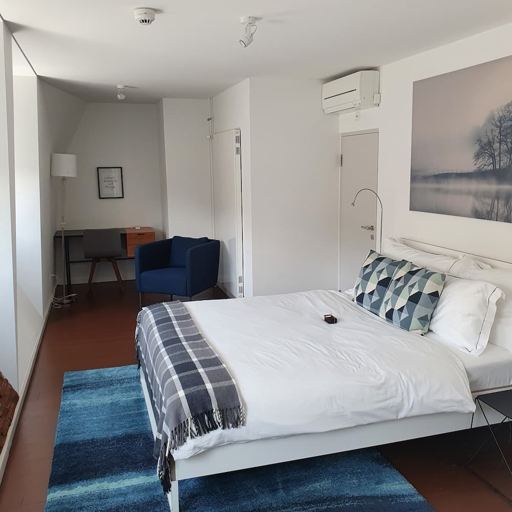 Top city center Lion Monument