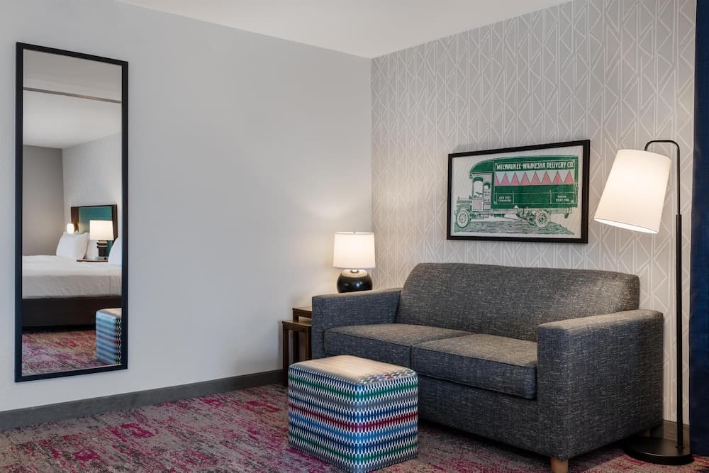 Home2 Suites by Hilton Milwaukee Brookfield