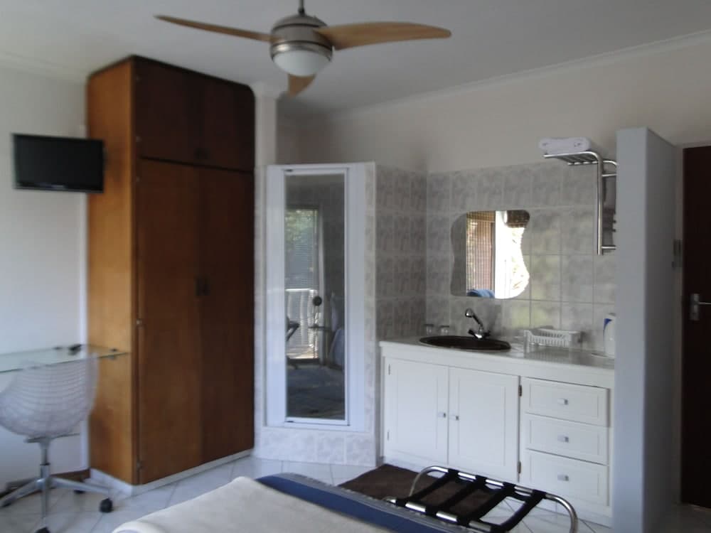 Bluewater Beach Accommodation