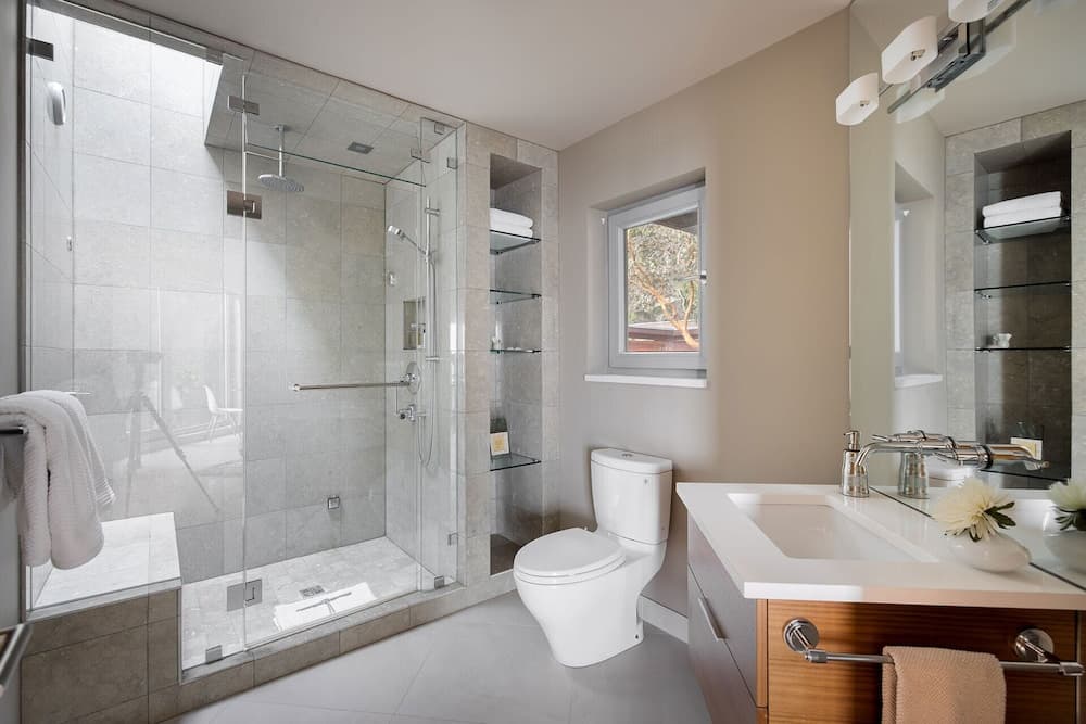 Pointhouse Suites On Sargeant Bay