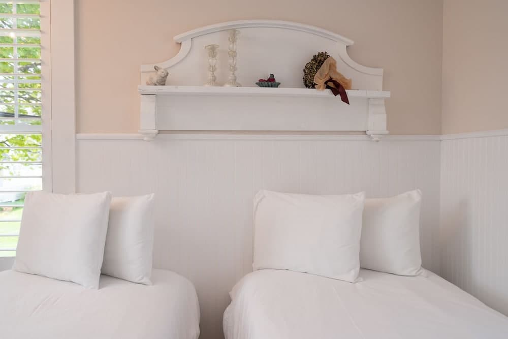 Marginal Way House Hotel