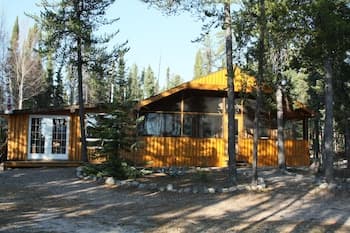 Minor Bay Lodge & Outposts