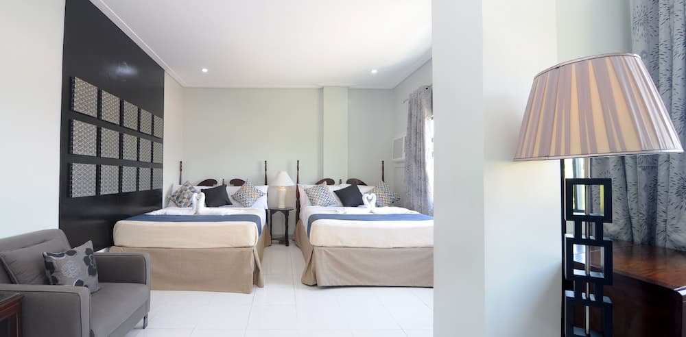 717 Cesar Place Hotel