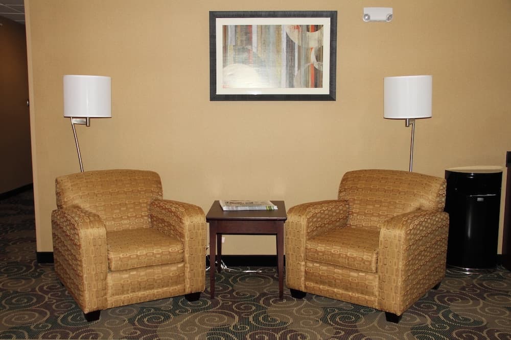 Cobblestone Hotel & Suites – Devils Lake