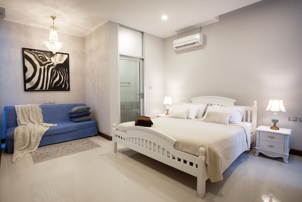 Nagawari Art Maldives BBQ Pattaya Villa