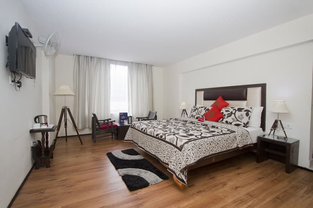 OYO 1619 Hotel Swiss Wood