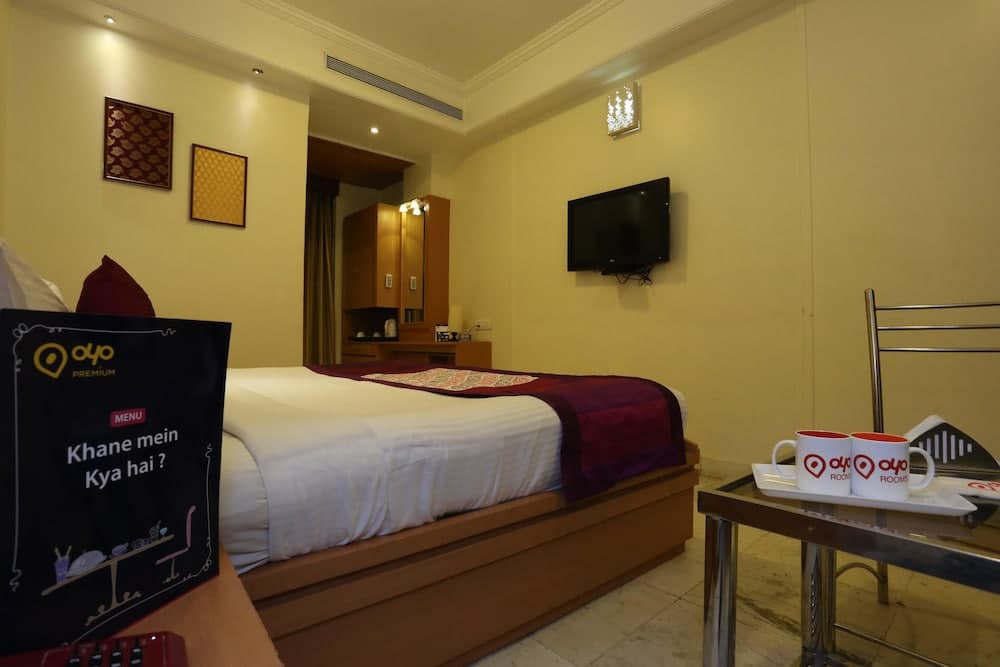 OYO 1437 near Russel Chowk