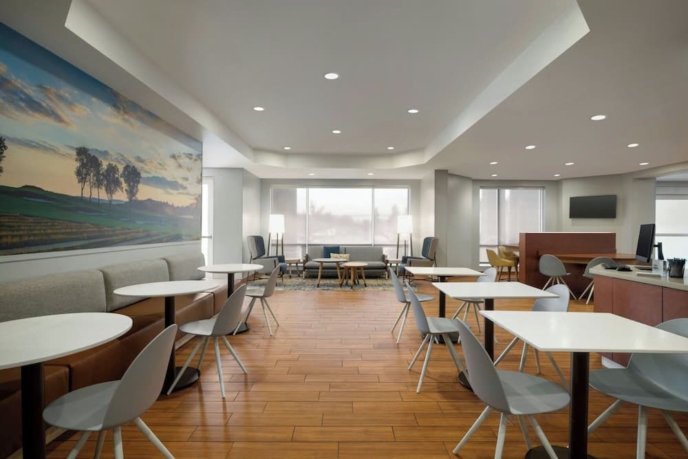 TownePlace Suites by Marriott Pittsburgh Harmarville