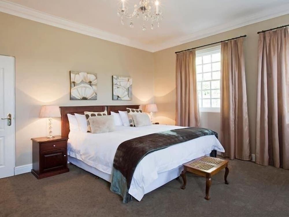 Capeblue Manor House