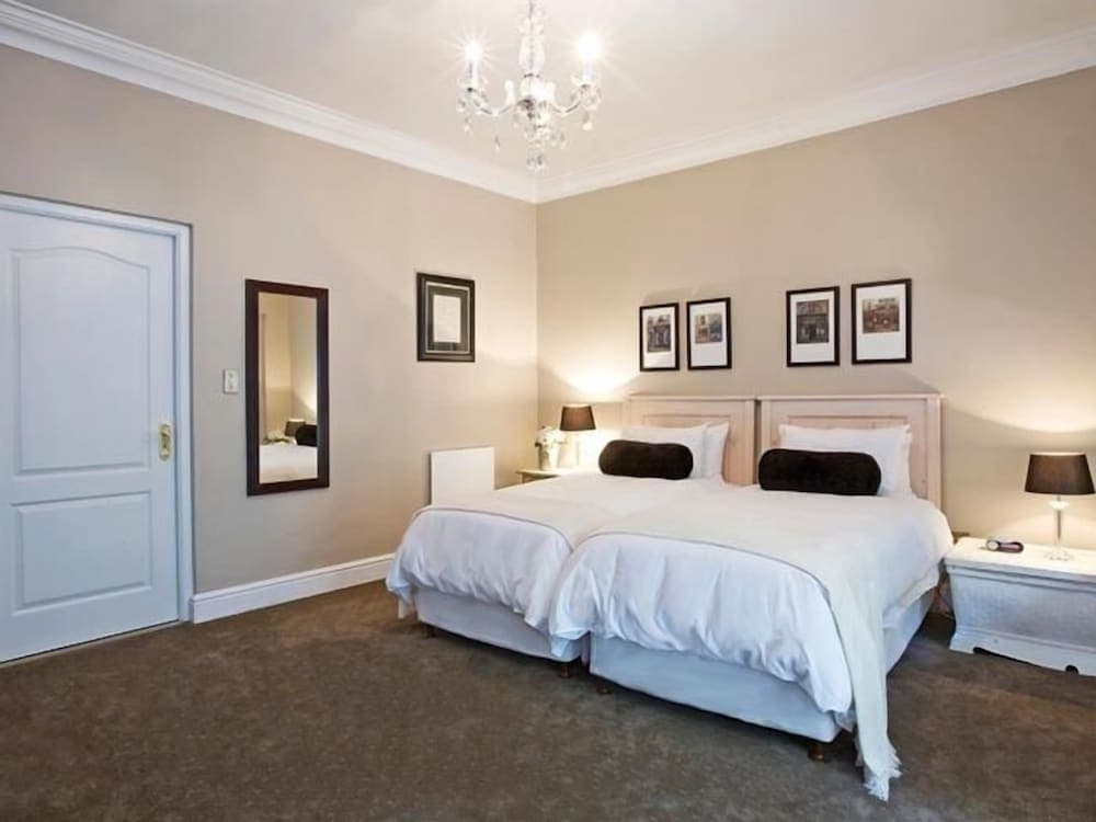 Capeblue Manor House