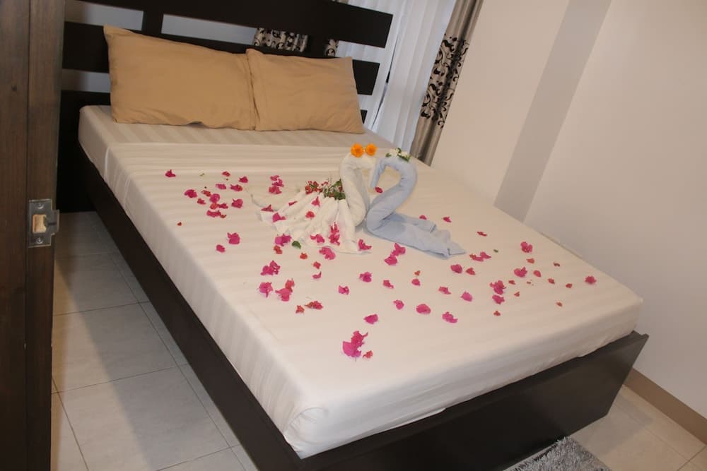 Anahaw Studio Suites