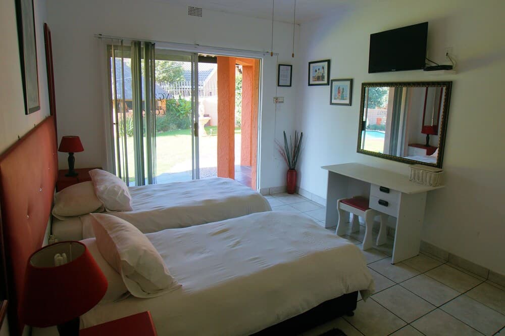 Linga Longa Guest House