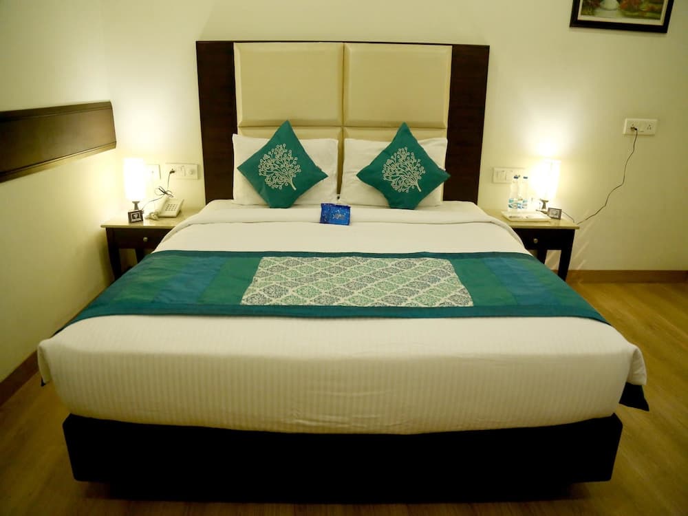 OYO 2904 near Football Chowk