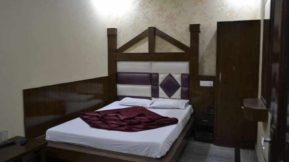 Lord Krishna Hotel Dx. Inn