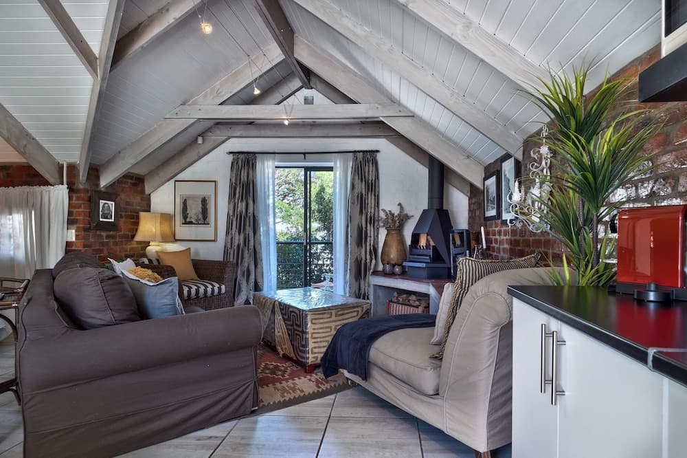 Los Olivos at The Yard