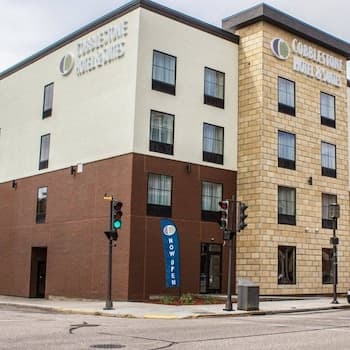 Cobblestone Hotel & Suites – Chippewa Falls