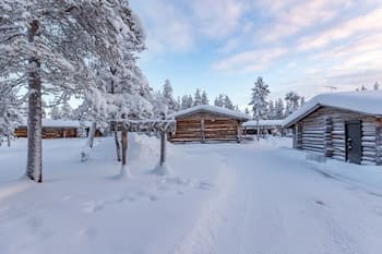 Kuukkeli Log Houses Porakka Inn