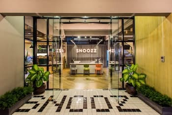 Snoozz Hotel - Hostel