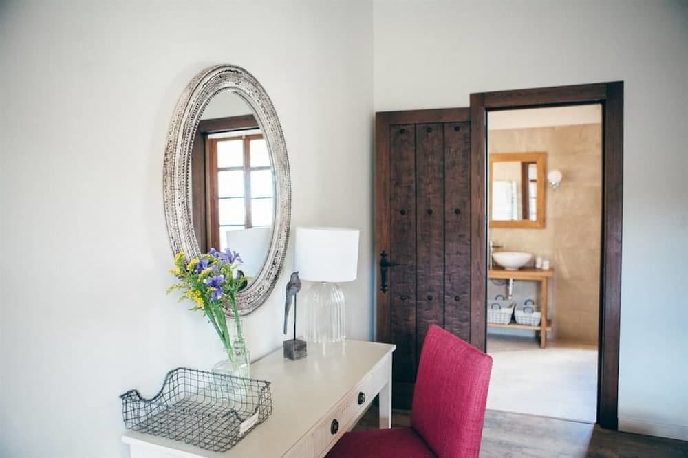 La Escondida Singular's Hotels & Restaurants