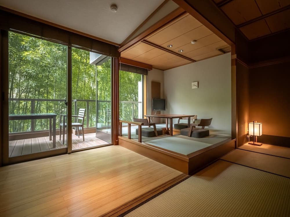 Yamanaka Onsen Kuriya Yasohachi