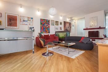 Urban Hostel & Apartments