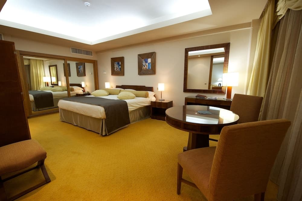 Adams Beach Hotel & Spa Deluxe Wing – Adults Only