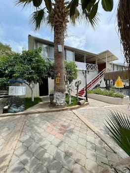 Golden Sand Beach & Caravan