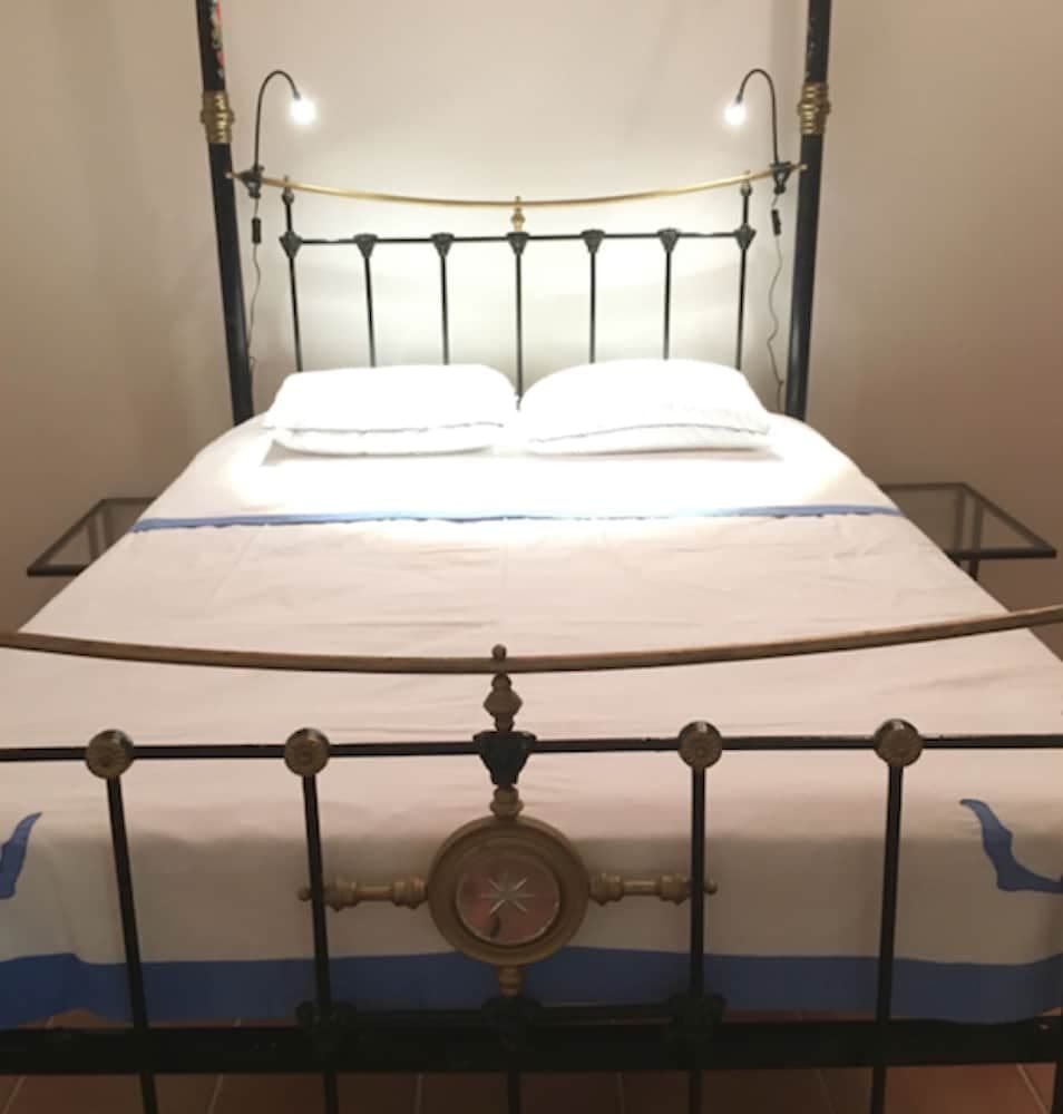 Komi Lofou Traditional House